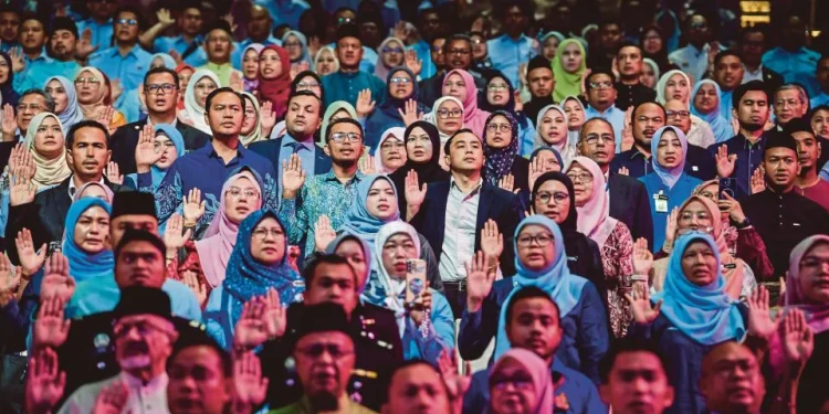 Penjawat Awam Terima Bantuan Khas Kewangan RM500, Pesara RM250