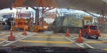 Rempuh Tembok Plaza Tol LDP, Pemandu Lori Sampah Lelaki Warga Indonesia Diburu Polis
