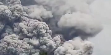 Gunung Semeru Kembali Aktif, Lahar Panas Paksa Penduduk Pindah