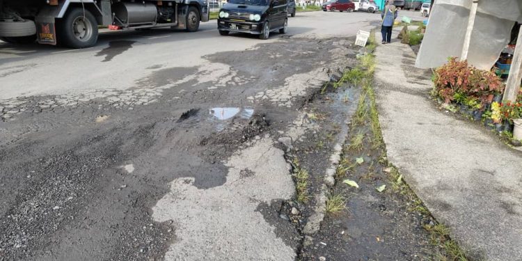 Jalan Ke Sekolah Uzur, Ibu Bapa Tanggung Kos Tambahan – Japirin