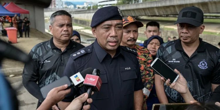 ‘Mayat Mungkin Hanyut Ke Laut Jika Tak Tersekat Di Perangkap Sampah’ – Ketua Polis Dang Wangi