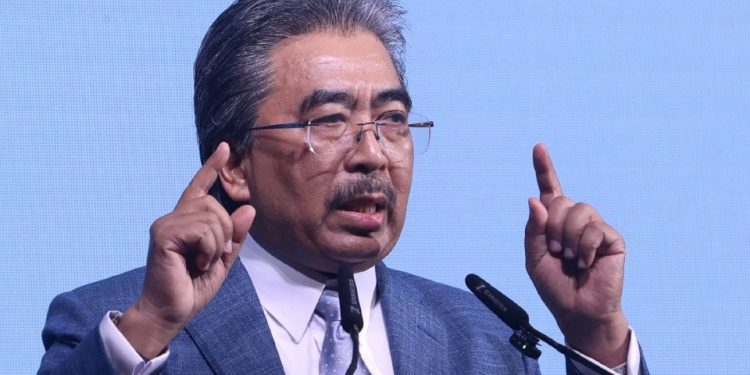 Johari Ghani Dilantik Menteri Pelaburan, Perdagangan Dan Industri
