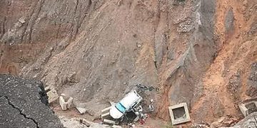 Guru, Pekerja Kantin Maut SUV Jatuh Gaung Di Jalan Aring