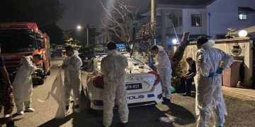 Bomba Bantu Angkat Mayat Di Kota Damansara