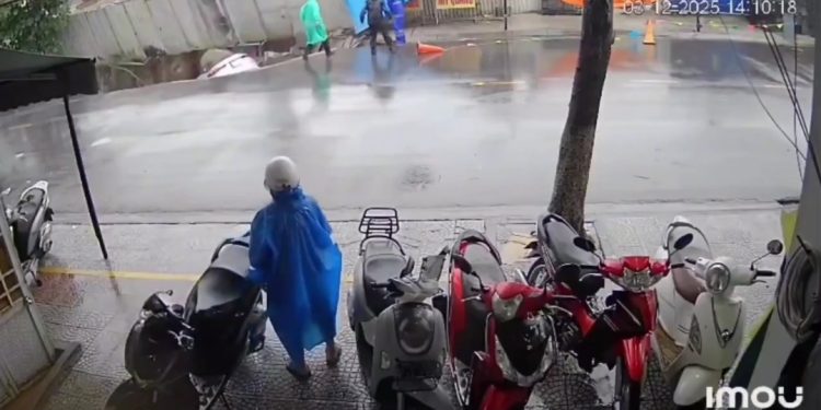 Kejadian Lubang Benam Berjaya Dirakam