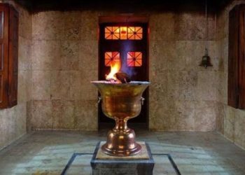 Api Suci Zoroastrian Di Yazd: Benarkah Ia Menyala Lebih 1,500 Tahun Tanpa Padam?