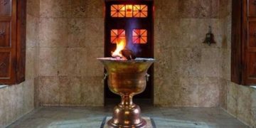 Api Suci Zoroastrian Di Yazd: Benarkah Ia Menyala Lebih 1,500 Tahun Tanpa Padam?