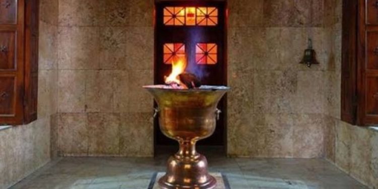 Api Suci Zoroastrian Di Yazd: Benarkah Ia Menyala Lebih 1,500 Tahun Tanpa Padam?