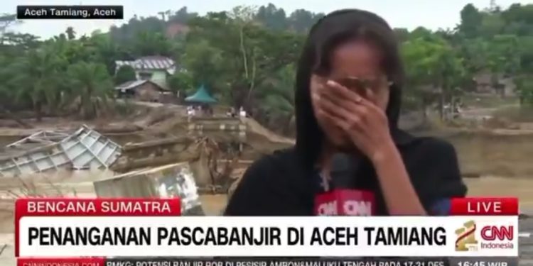 Wartawan CNN Indonesia Tumpah Air Mata Ketika Liputan Langsung Bencana Sumatra