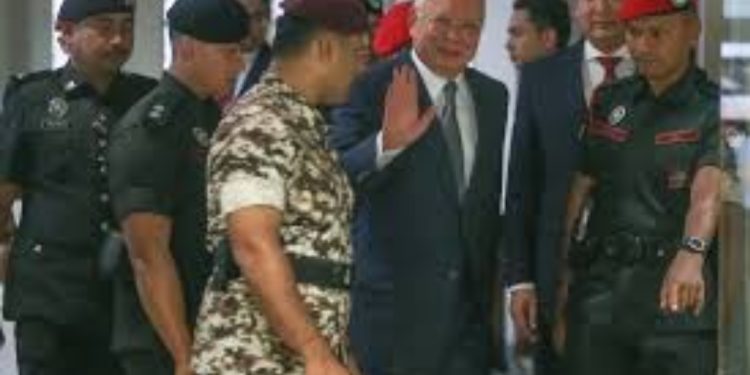 Tahanan Rumah Ditolak: Mahkamah Tinggi Tolak Permohonan Semakan Najib