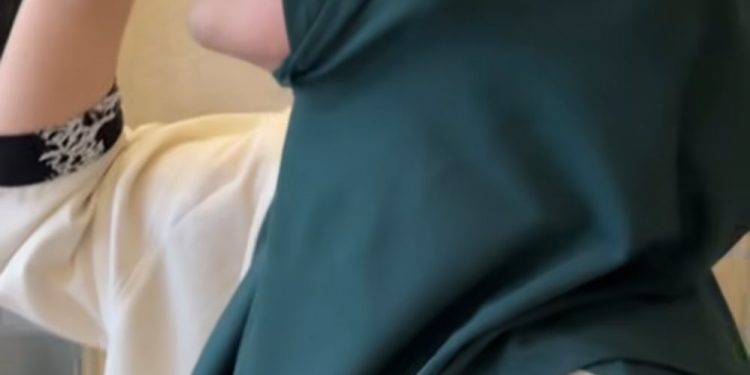 Kontroversi Salon Rambut: Hijab Dijadikan “Hadiah Buruk”, Cetus Kemarahan Umat Islam