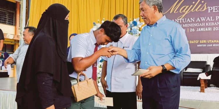 Isu 3 Kampung Kalimantan Dalam Wilayah Malaysia Masih Dalam Rundingan – Tok Mat