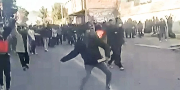 Protes Semakin Ganas Di Iran, Enam Maut