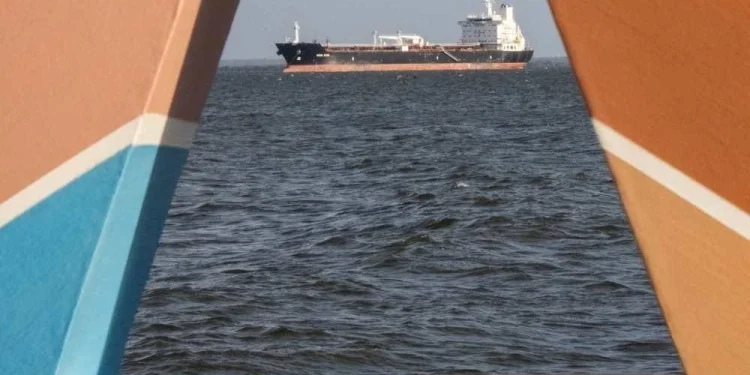 Venezuela Akan ‘Serahkan’ Sehingga 50 Juta Tong Minyak Kepada AS – Trump