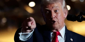 Trump Izin Syarikat AS Teroka Rizab Sumber Minyak Mentah Di Venezuela