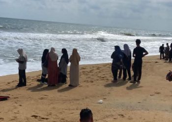 Dua Beradik Lemas Di Pantai Sura Tengah