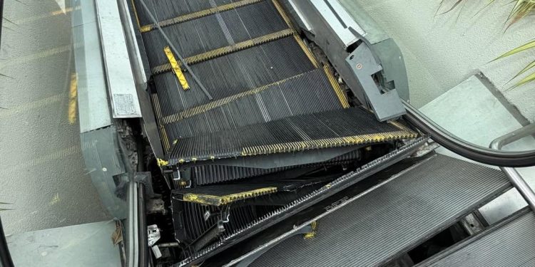 Eskalator Rosak Teruk, Pengguna Cemas – “10 Saat Lagi Saya Ada Di Situ”