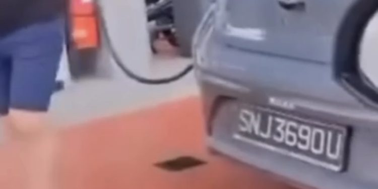 Warga Malaysia Tapi Kenderaan Pendaftaran Asing, Perlu Isi RON97