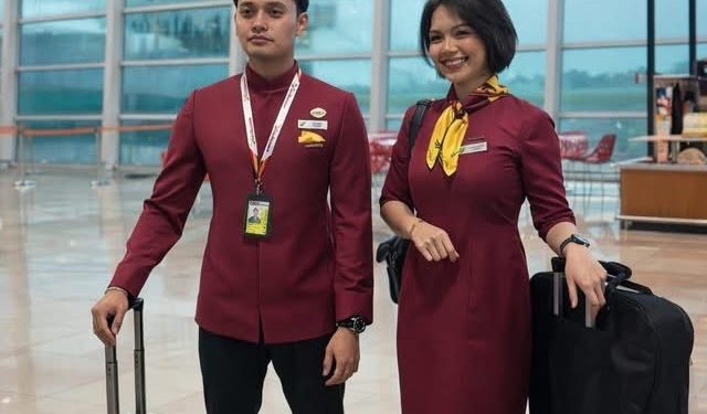 Syarikat Penerbangan Baharu Sarawak Perkenal Uniform Kru Kabin Moden & Elegan