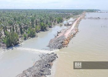 Benteng Pecah Di Sungai Berong Laut Dibaiki Secara Berfasa, Pasang 1,865 Beg Pasir