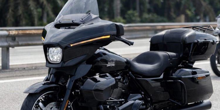 RAKYAT Tengah Mengeluh, Orang Politik ‘Ride’ Motosikal Besar 