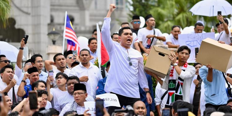 Majoriti Berpecah, Minoriti Bersatu Pegang Kuasa – Akmal