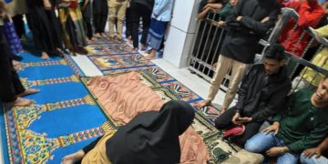 Pemergian Yang Dicemburui….