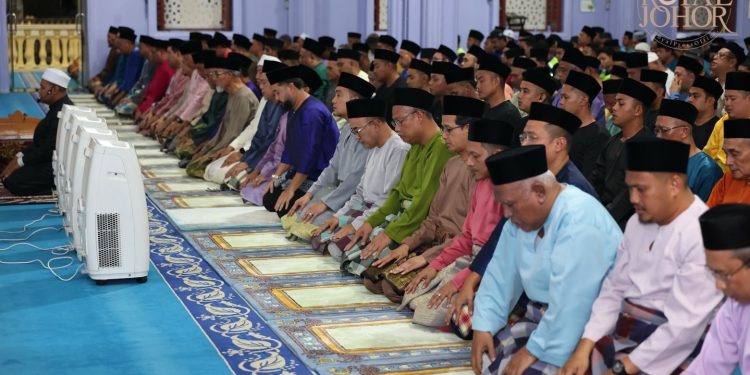 Pemangku Sultan Johor Berangkat Ke Program Berbuka Puasa Bersama Rakyat Di Kota Tinggi