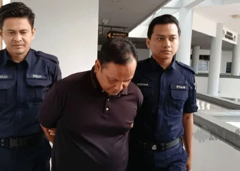 Cari Nahas ‘Berlakon’ Menjadi Polis