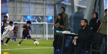 Tunku Mahkota Ismail Menyaksikan Puteranya Beraksi Di Pusat Latihan Tertutup JDT
