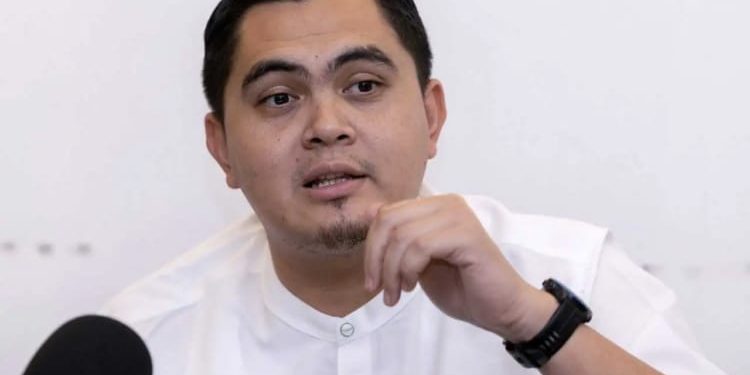 Akmal Persoal Mengapa Facebook Firdaus Wong Disekat
