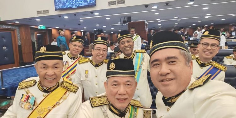 Anthony Loke Minta Orang Ramai Kecam MP Tak Sokong Usul Hadkan Tempoh Jawatan PM