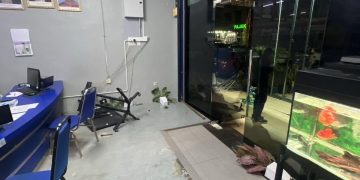 INI MELAMPAU SANGAT….Berani Bergaduh Dalam Balai