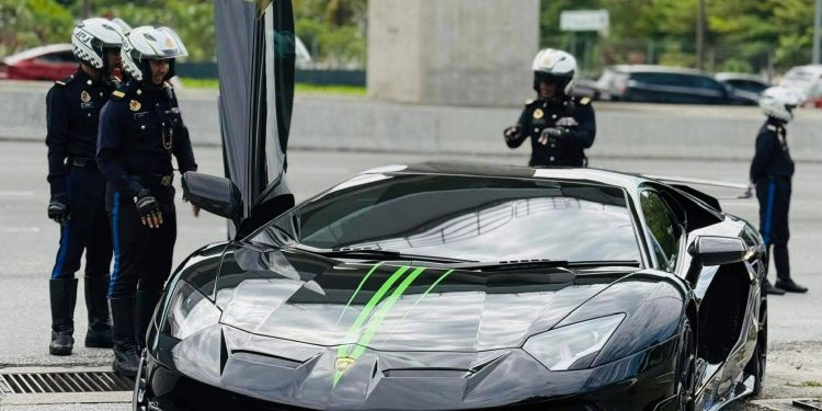 Lamborghini Disita JPJ Kerana Tiada Cukai Jalan, Guna Nombor Plat ‘Fancy’