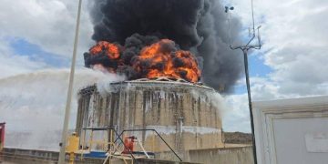 Loji Minyak Israel Kena Serangan Misil, Asap Tebal Di Haifa