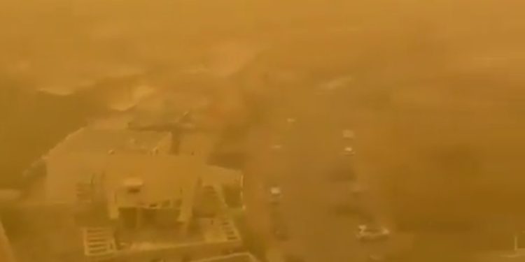 Langit Tel Aviv Jadi Oren Pekat, Israel Dilanda Ribut Debu Seolah-Olah Dunia Kiamat