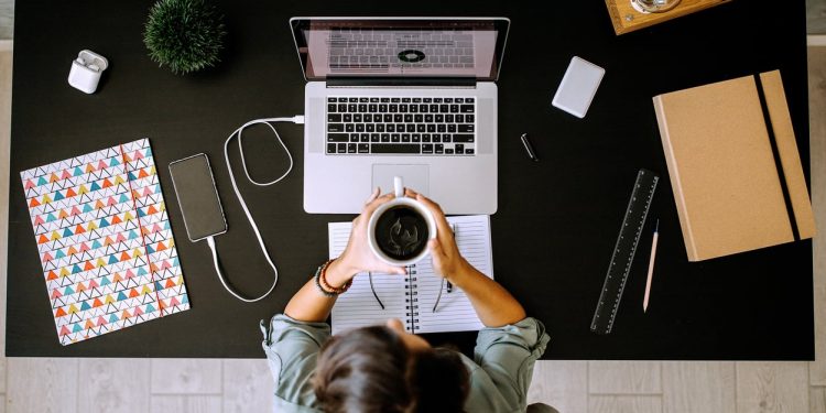 Jangan Ganggu Pekerja ‘Work From Home’ Lepas Waktu Kerja