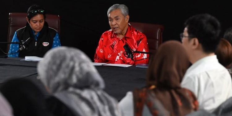 Ahmad Zahid Mahu Bincang Dengan PMX Kemelut Di Negeri Sembilan, ADUN UMNO Buat Keputusan Sendiri