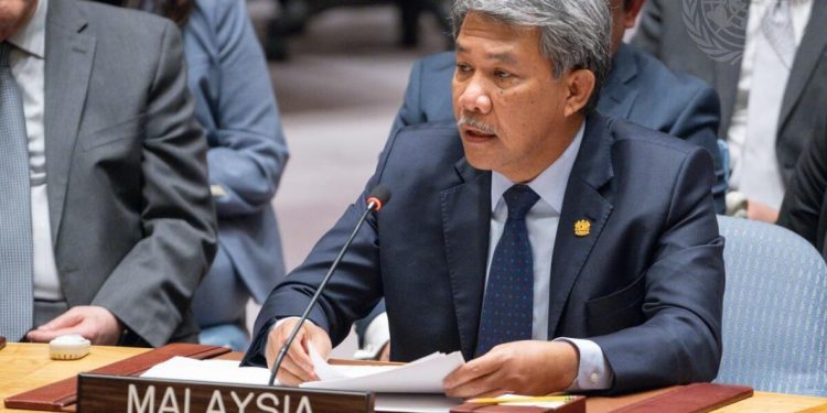 DAPSY Hilang Akal Desak Pecat Menteri Luar, Jadikan Mohamad Hasan ‘Kambing Hitam’?