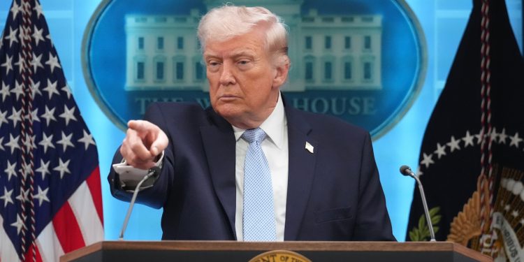 Trump Ugut Tarif 50% Ke Atas Negara Bekal Senjata Kepada Iran