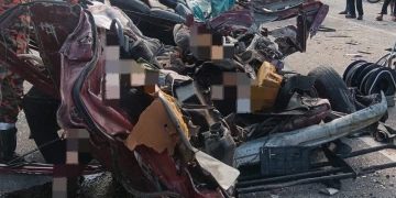 Suami Isteri Antara 3 Terkorban, Van Dirempuh Treler Sebelum Hanyut Ke Laluan Bertentangan
