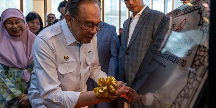 Yang di-Pertuan Besar Titah Aminuddin Teruskan Tugas Menteri Besar – PM Anwar