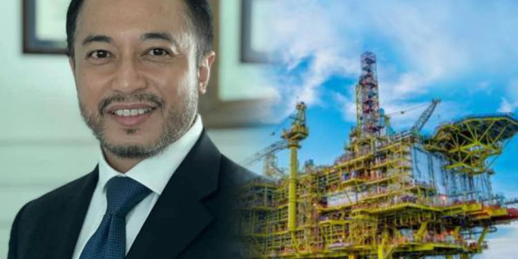 Isham Jalil Persoal Keuntungan Tambahan Petronas, Rakyat Berhak Tahu