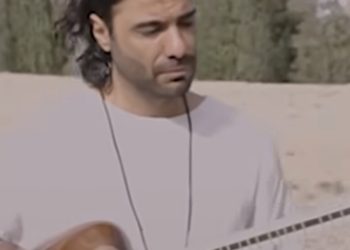 Pemuzik Iran Buat Persembahan Depan Loji Elektrik