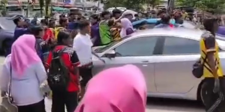 13 Kanak-Kanak Ditahan, Gaduh Depan Sekolah Cetus Kebimbangan