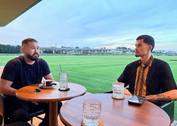 Personaliti Media Sosial AS Sneako Teruja Dapat Bertemu Tunku Mahkota Ismail