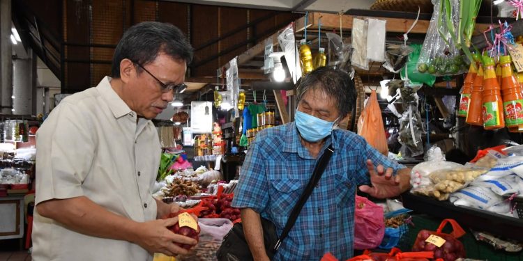 Peniaga Bimbang Kos Meningkat, Pendapatan Tidak Naik – Shafie Apdal