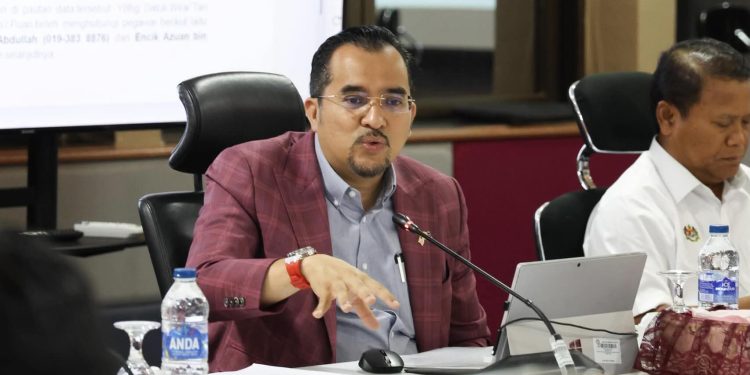 Asyraf Wajdi ‘Bengang’ Mara Dikritik Kerana Bantu Bumiputera