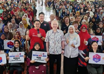 DAP Tak Perlu Takutkan Pengundi Bukan Muslim, MCA Bersama BN Johor – Wee Ka Siong