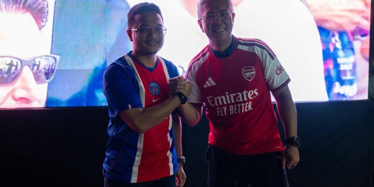 Tengku Zafrul Kesal Jersi Jadi Isu Politik, Dakwa Kekal Sokong Liverpool